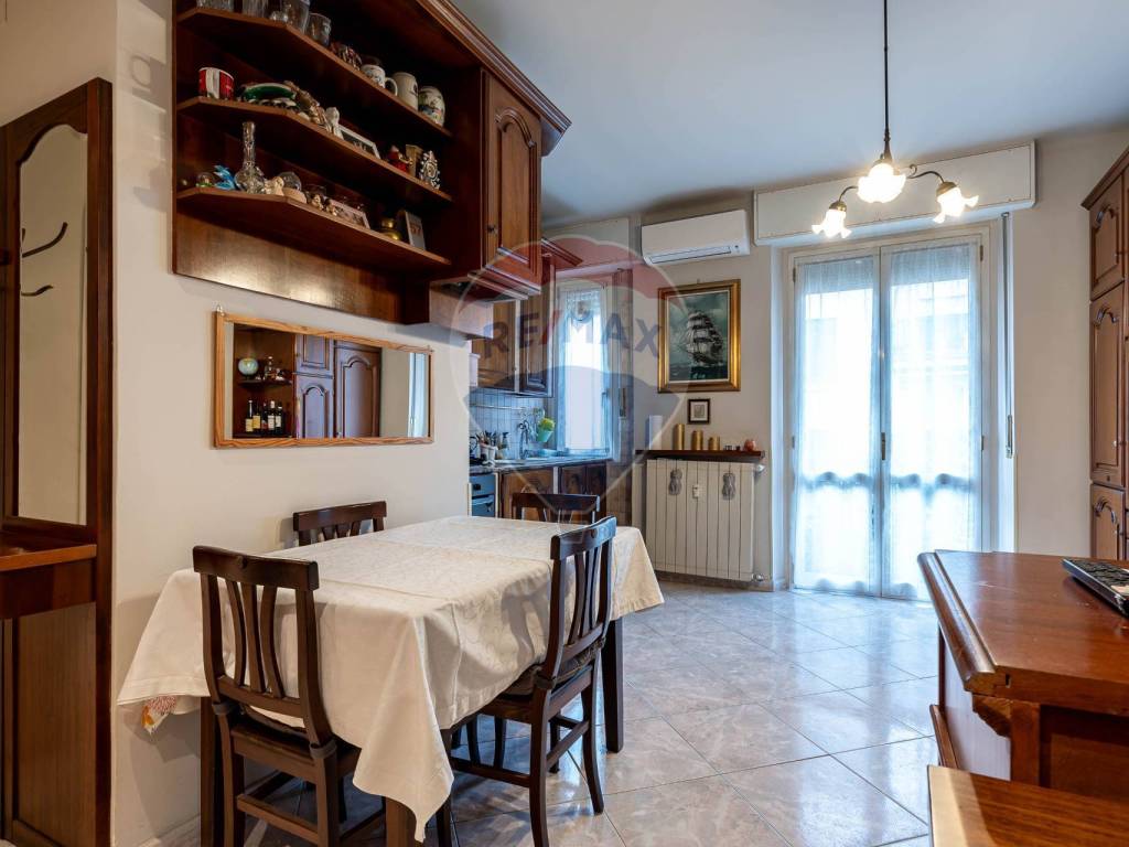appartamento in vendita a Milano in zona Prato Centenaro