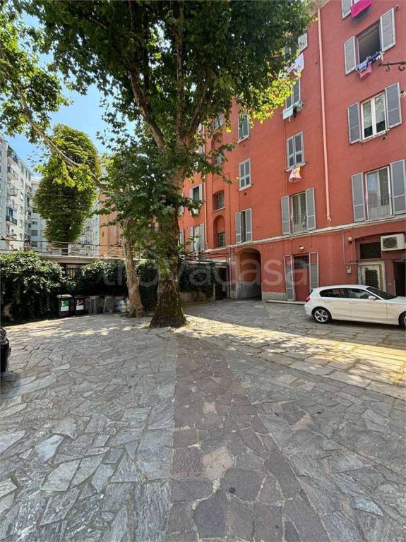 appartamento in vendita a Milano in zona Corvetto