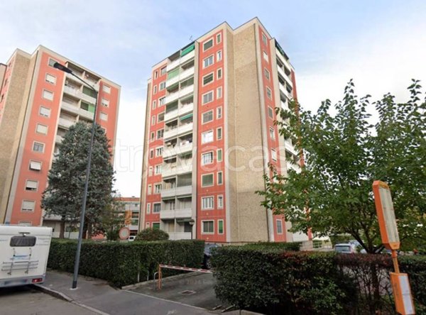 appartamento in vendita a Milano in zona Quartiere degli Olmi