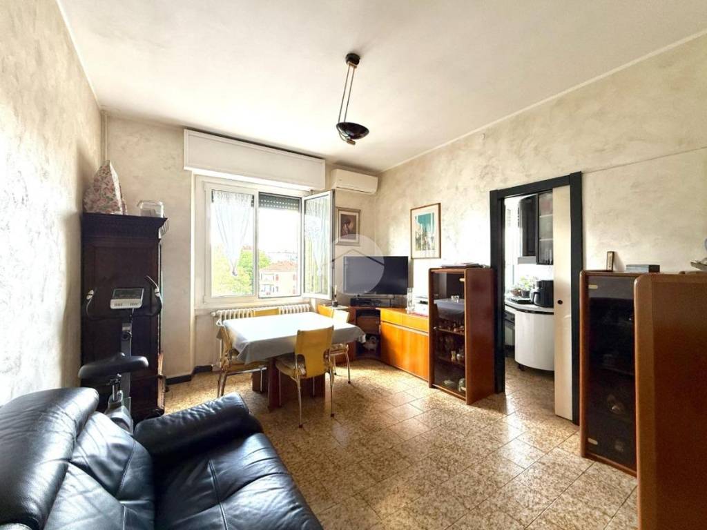appartamento in vendita a Milano in zona Lorenteggio