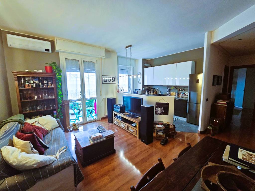 appartamento in vendita a Milano in zona Famagosta