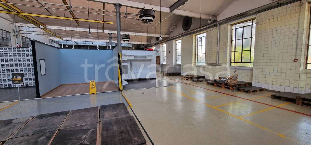 ufficio in vendita a Milano in zona Crescenzago