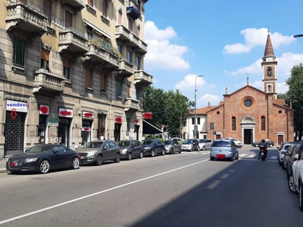 negozio in vendita a Milano in zona Casoretto