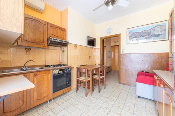 appartamento in vendita a Milano in zona Famagosta
