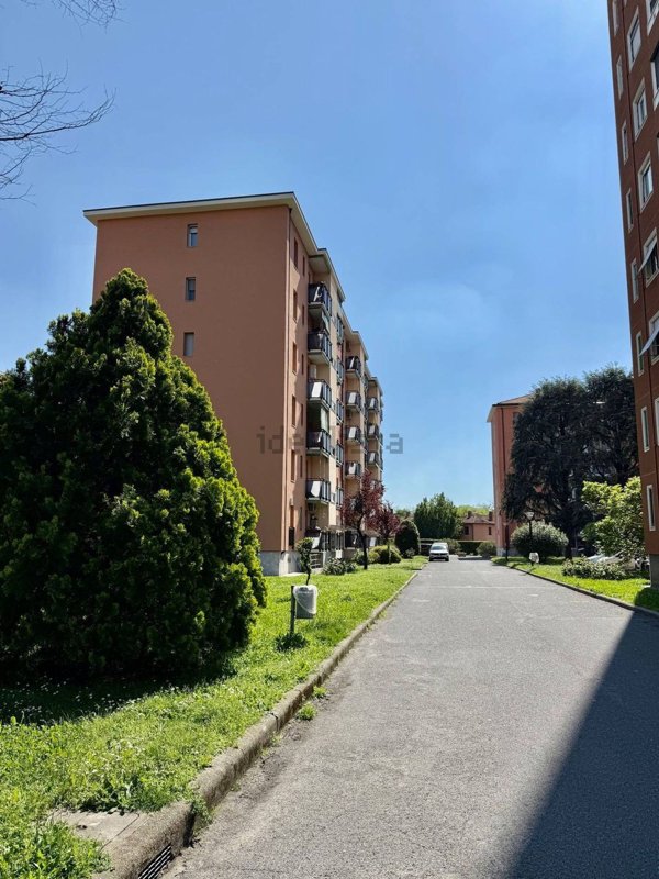 appartamento in vendita a Milano in zona Gallaratese