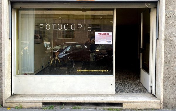 negozio in vendita a Milano in zona Guastalla
