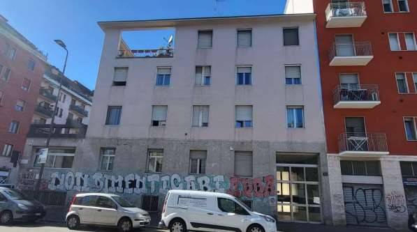 appartamento in vendita a Milano in zona Cascina dei Pomi