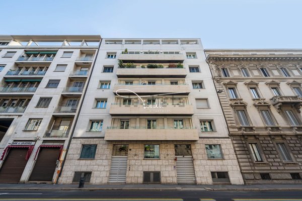 appartamento in vendita a Milano in zona Sant'Ambrogio