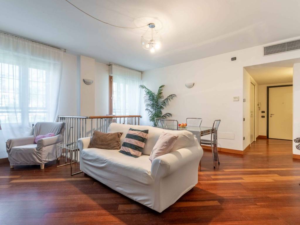 appartamento in vendita a Milano in zona Porta Genova