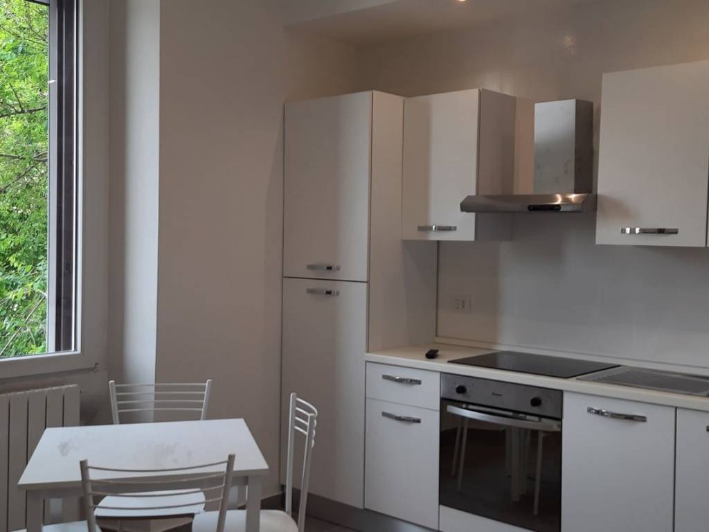 appartamento in vendita a Milano in zona Piazzale Lodi