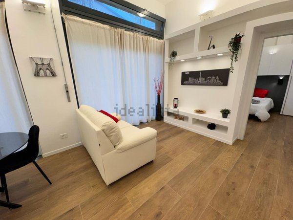 appartamento in vendita a Milano in zona Baggio