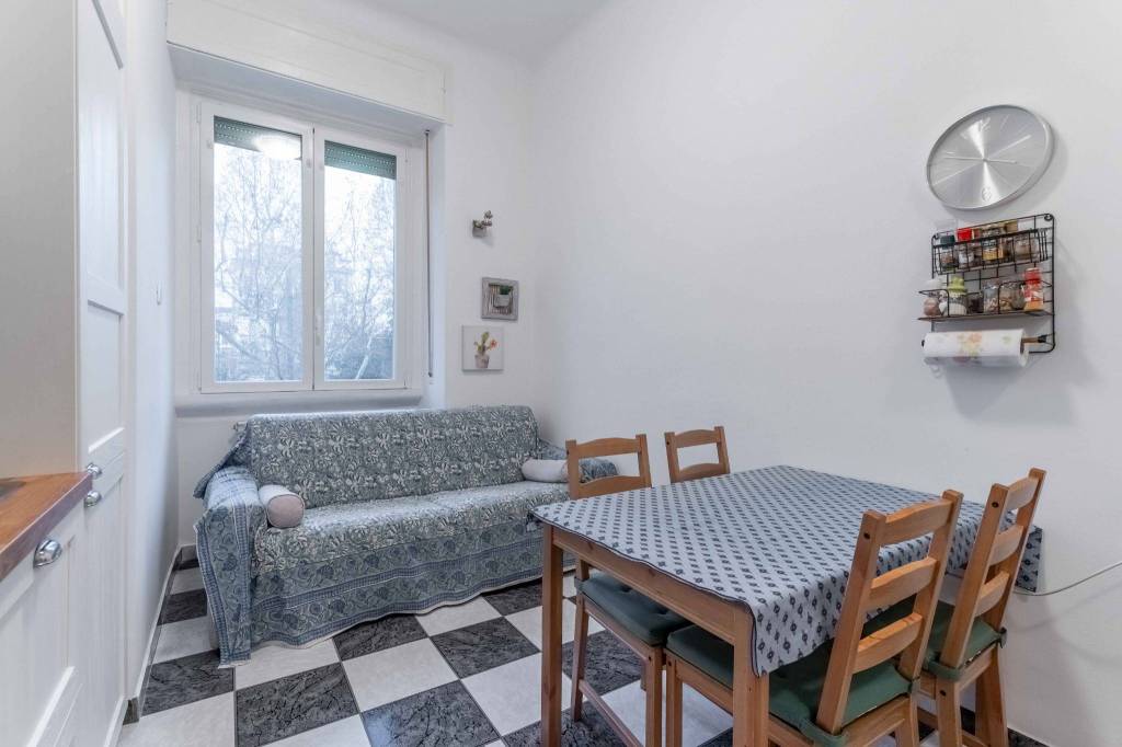 appartamento in vendita a Milano in zona Morivione
