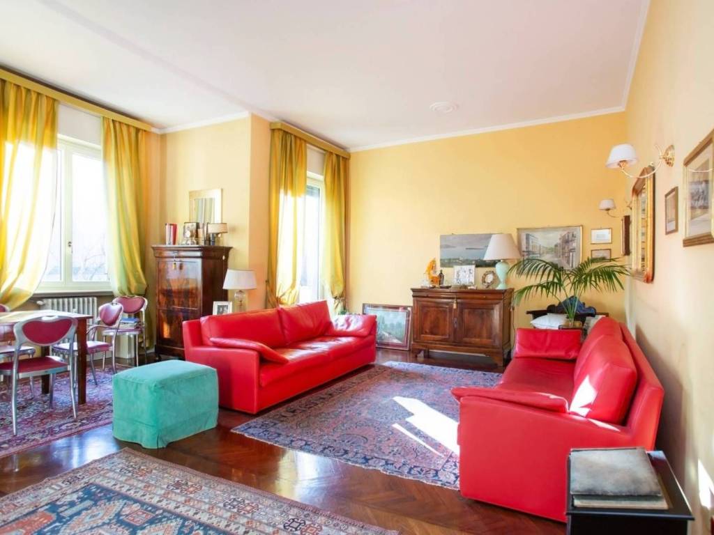 appartamento in vendita a Milano in zona Porta Vigentina