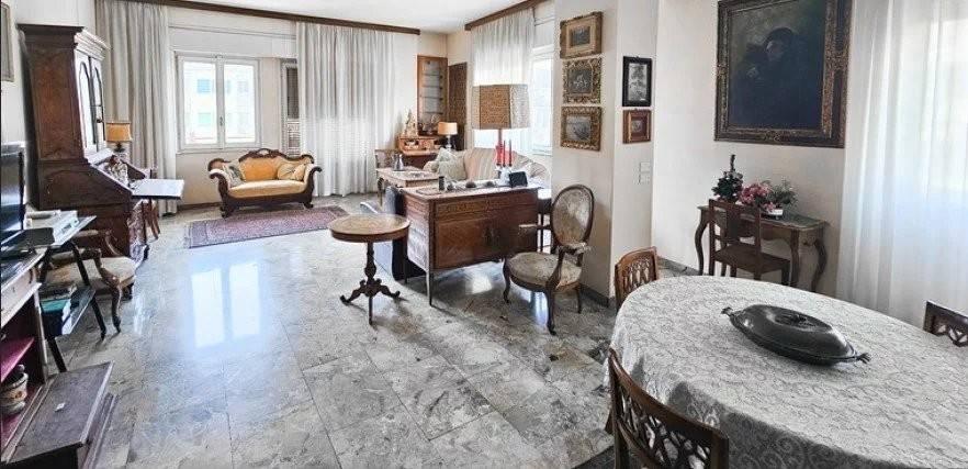 appartamento in vendita a Milano in zona Porta Vigentina