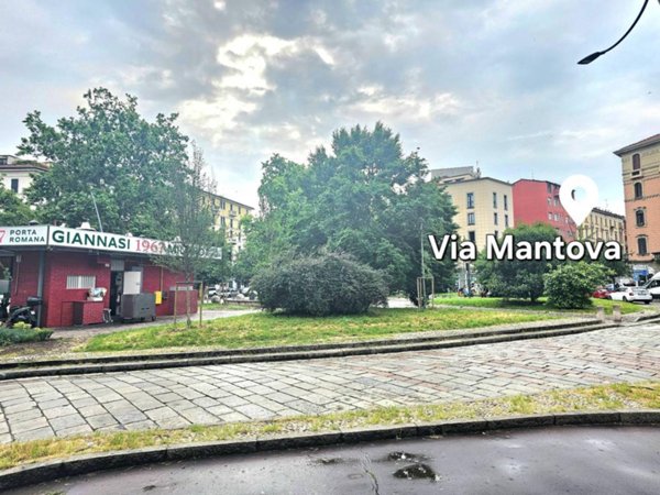appartamento in vendita a Milano in zona Porta Romana