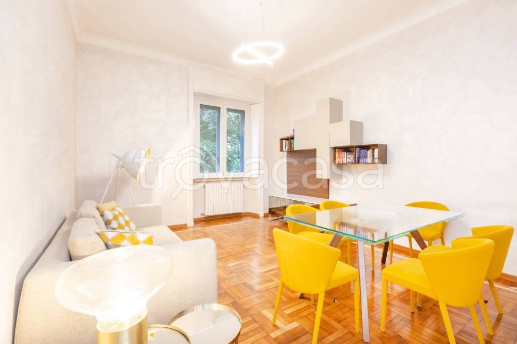 appartamento in vendita a Milano in zona Isola