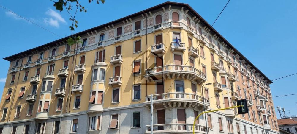 locale commerciale in vendita a Milano in zona Piazzale Lodi