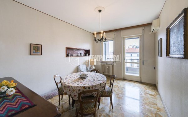 appartamento in vendita a Milano in zona Lorenteggio