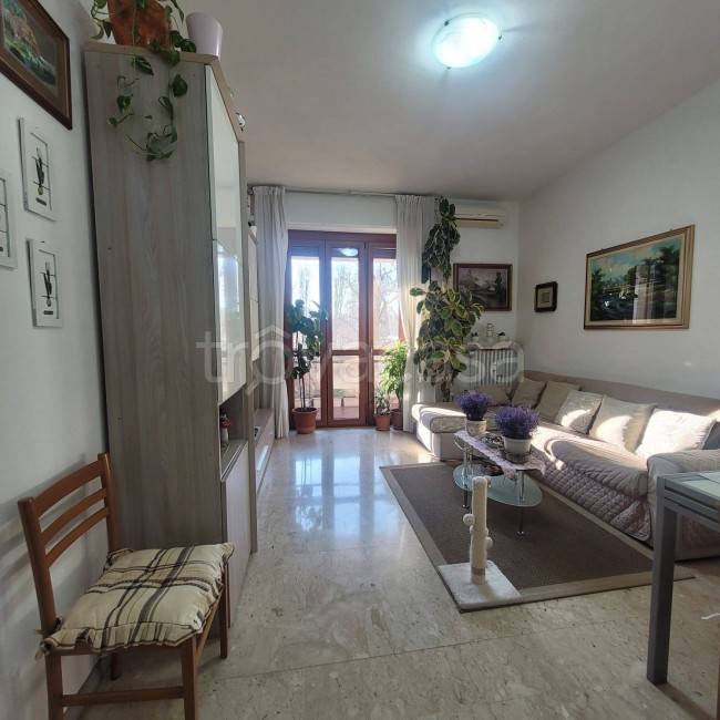 appartamento in vendita a Milano in zona Lorenteggio