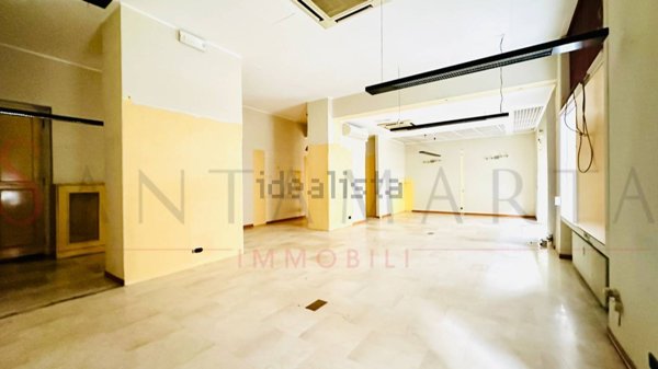 negozio in vendita a Milano in zona Cadorna