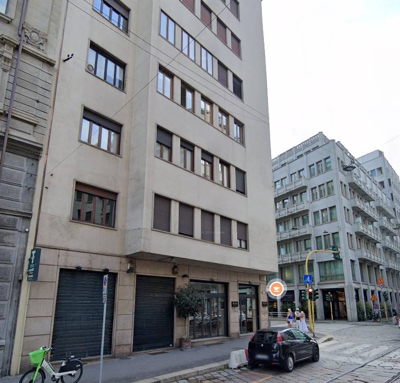 negozio in vendita a Milano in zona Guastalla