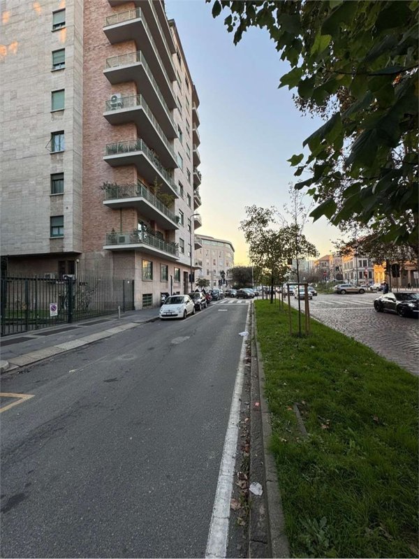 appartamento in vendita a Milano in zona Porta Nuova