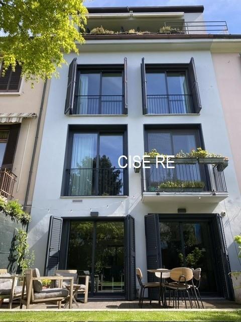 casa indipendente in vendita a Milano in zona Solari