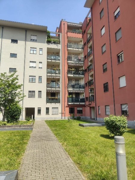 appartamento in vendita a Milano in zona Quarto Oggiaro