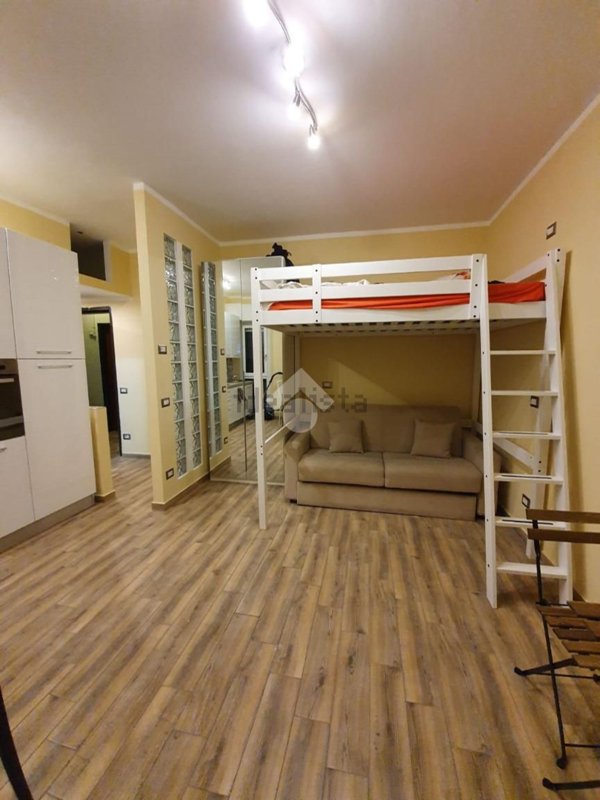 appartamento in vendita a Milano in zona Niguarda