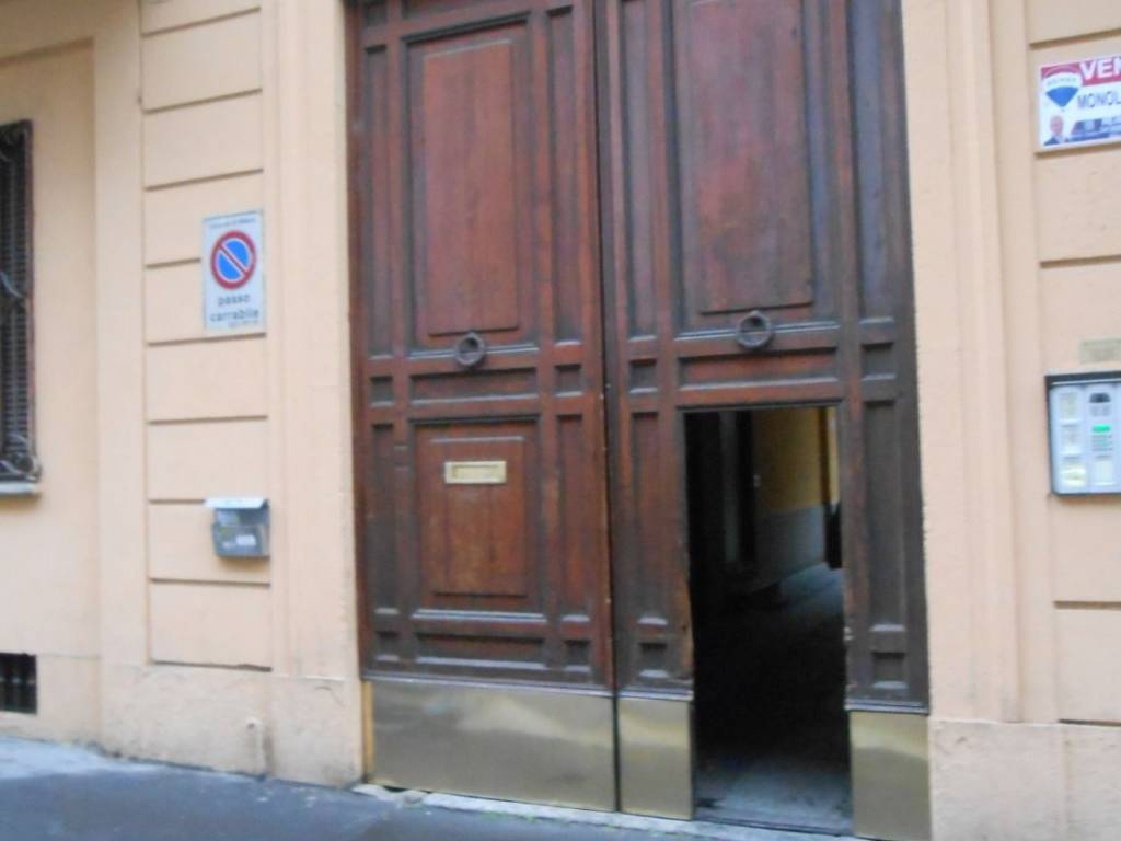 locale commerciale in vendita a Milano in zona Isola