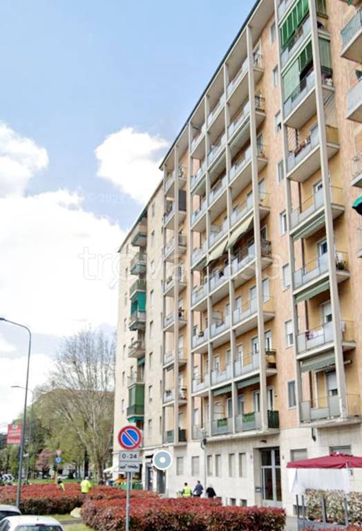 appartamento in vendita a Milano in zona Famagosta