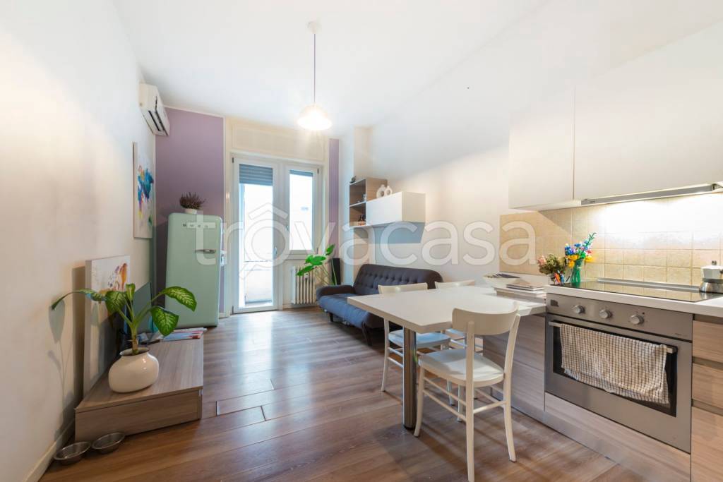 appartamento in vendita a Milano in zona Porta Vittoria