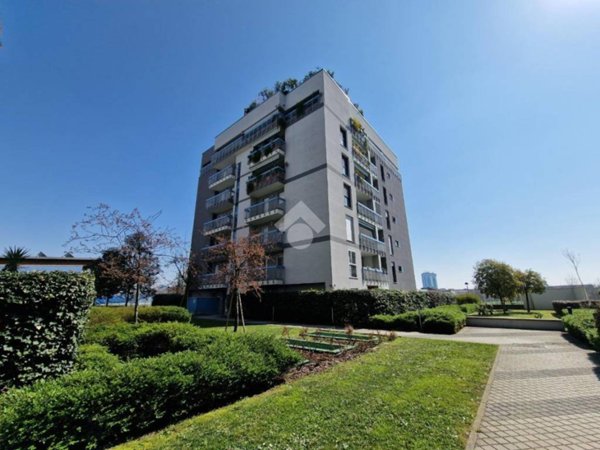 appartamento in vendita a Milano in zona Baggio