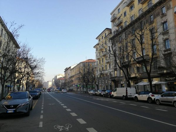 negozio in vendita a Milano in zona Solari