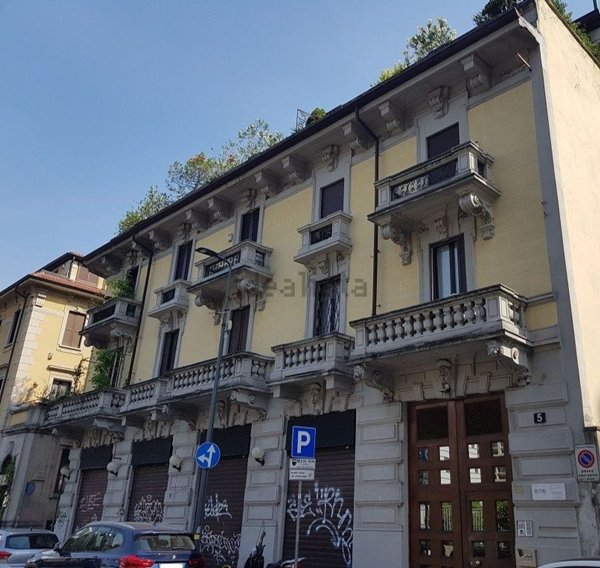 appartamento in vendita a Milano in zona Isola