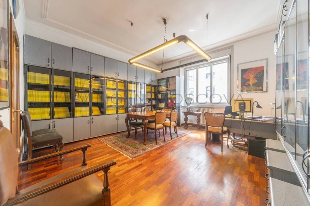 appartamento in vendita a Milano in zona Guastalla
