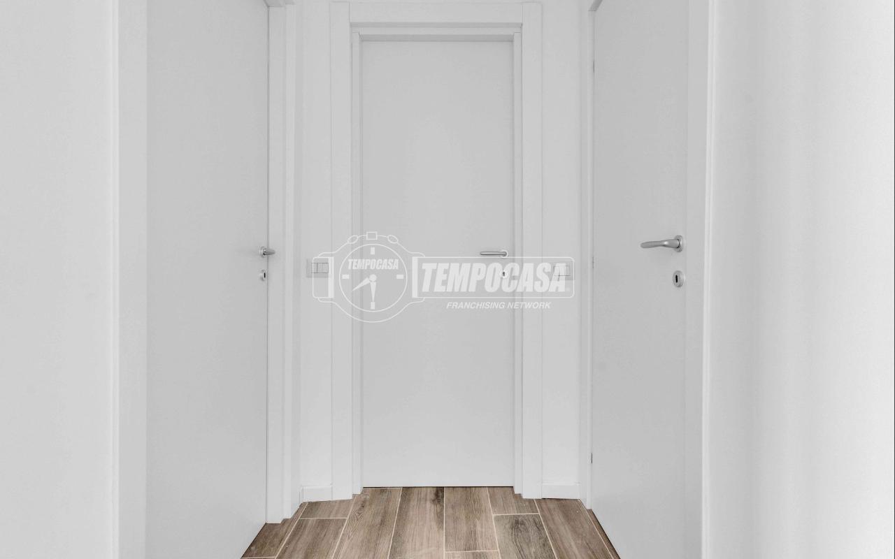 appartamento in vendita a Milano in zona Restocco Maroni