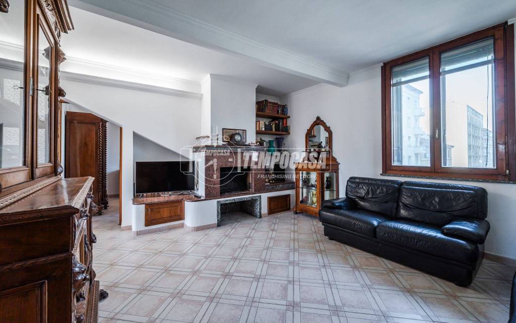appartamento in vendita a Milano in zona Centro Direzionale