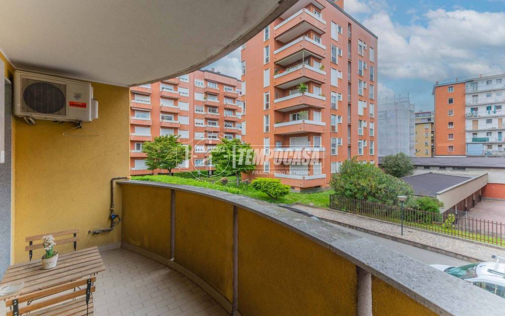 appartamento in vendita a Milano in zona Affori