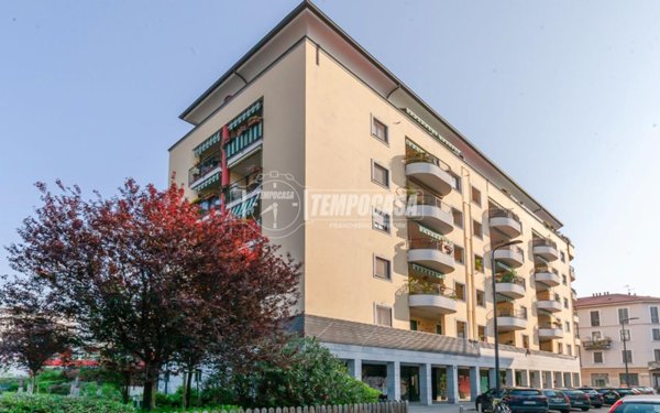 appartamento in vendita a Milano in zona Dergano