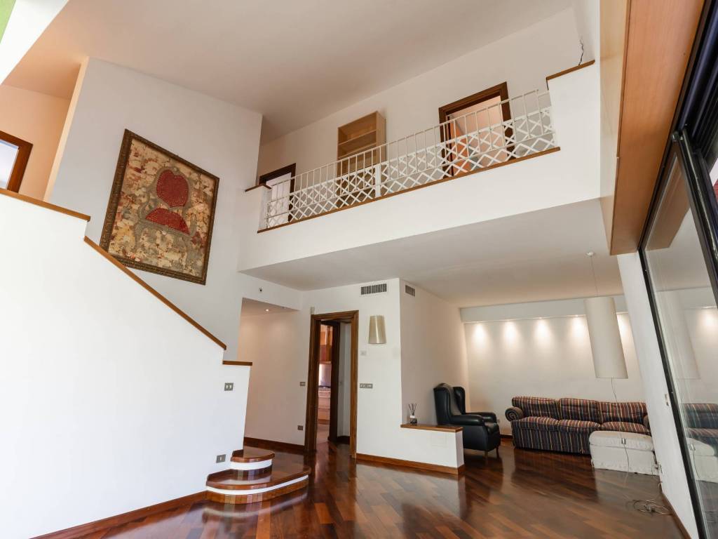 casa indipendente in vendita a Milano in zona Famagosta