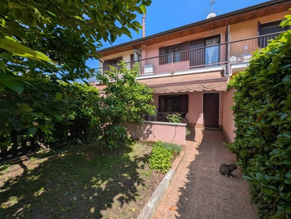 casa indipendente in vendita a Milano