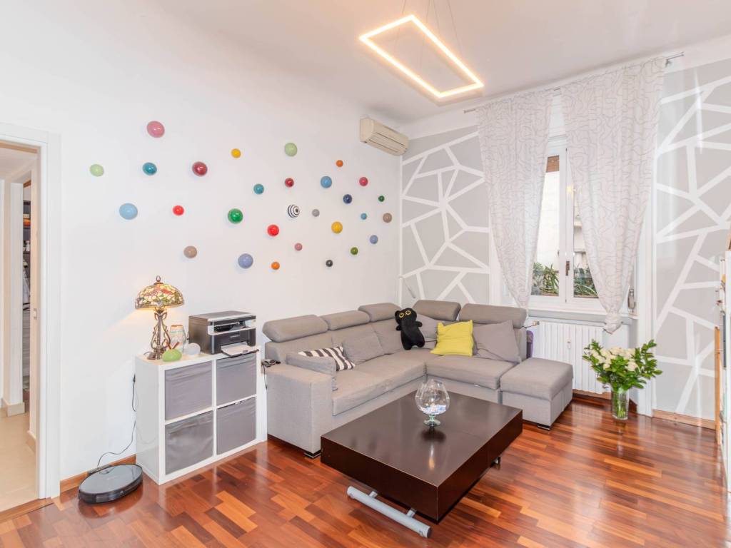 appartamento in vendita a Milano in zona Lambrate