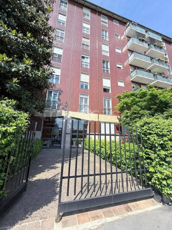 appartamento in vendita a Milano in zona Feltre