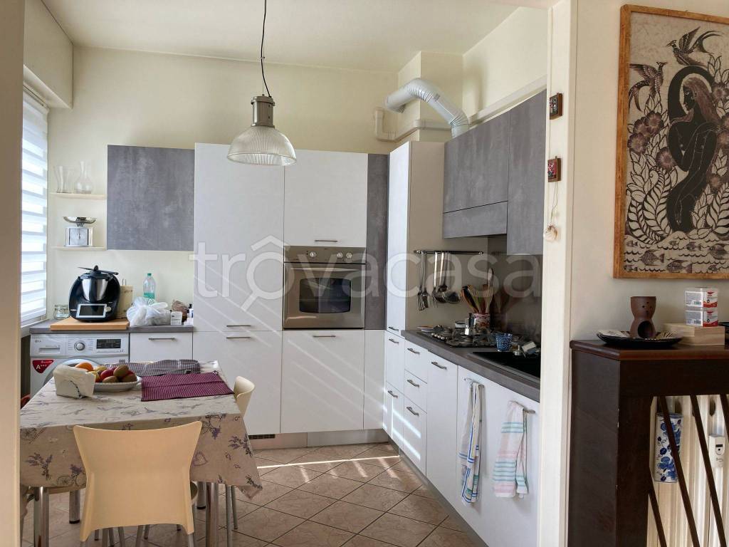 appartamento in vendita a Milano in zona Baggio