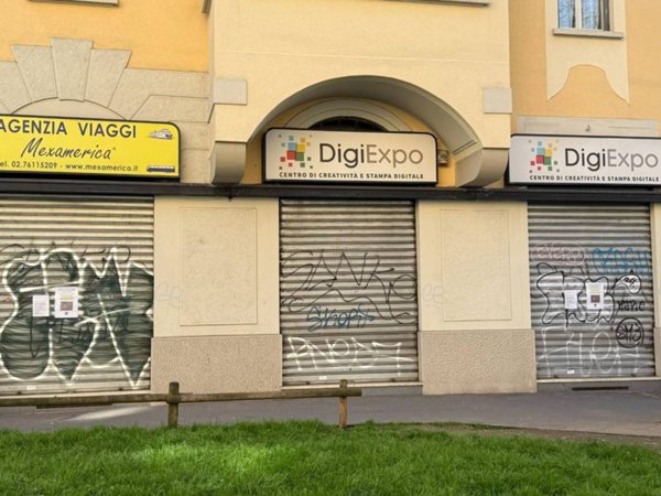 negozio in vendita a Milano in zona Città Studi