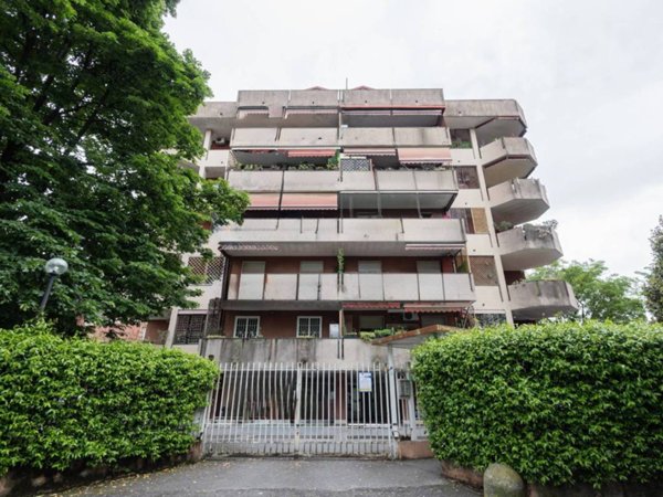 appartamento in vendita a Milano in zona Gratosoglio