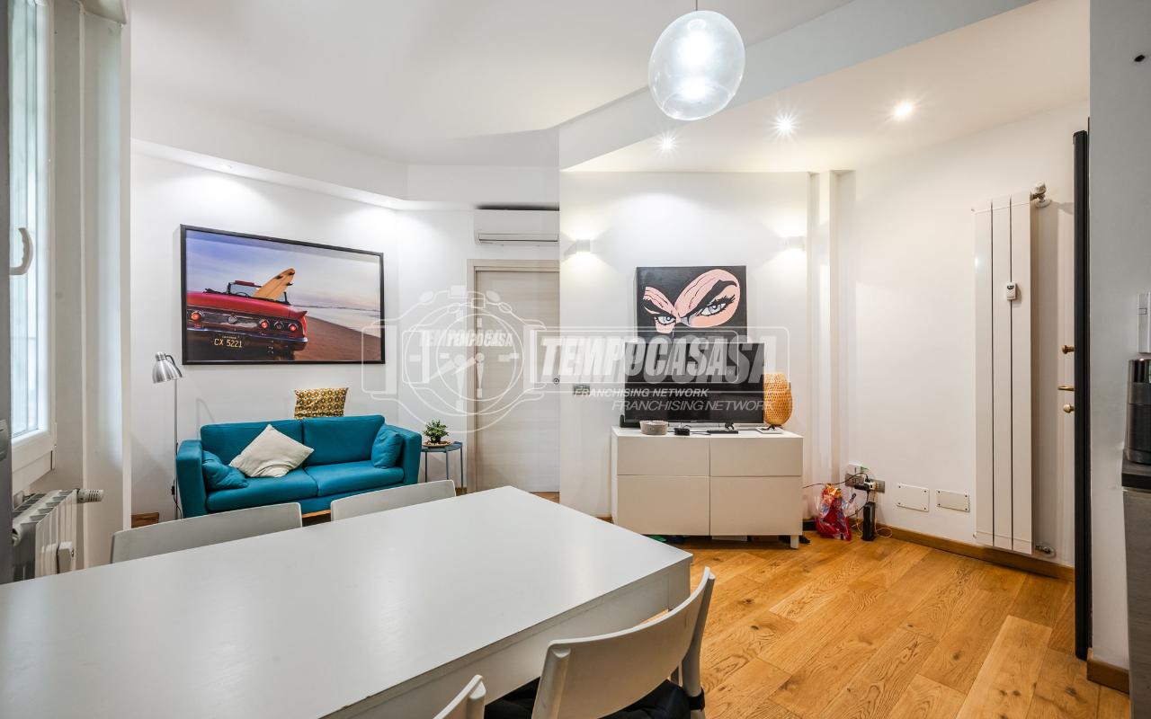 appartamento in vendita a Milano in zona Bocconi