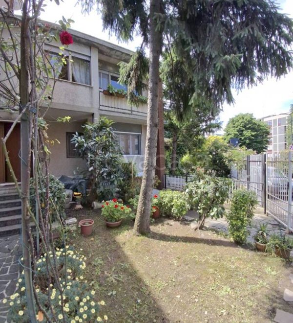 casa indipendente in vendita a Milano in zona QT8