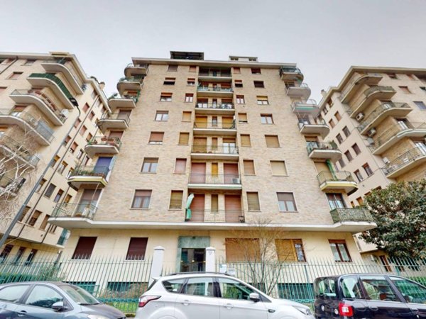 appartamento in vendita a Milano in zona Barona